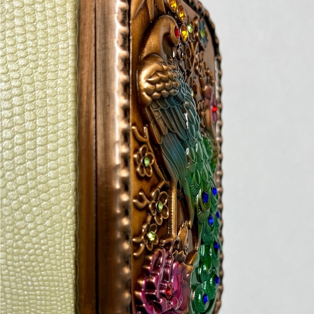 Mirror, double in bronze metal case. Vivid 3D peacock on lid. 2" x 3.5” NIB. - Picture 8 of 12